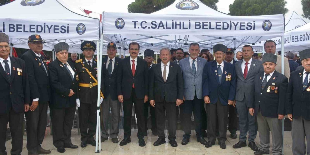 Salihli’de Cumhuriyet coşkusu başladı