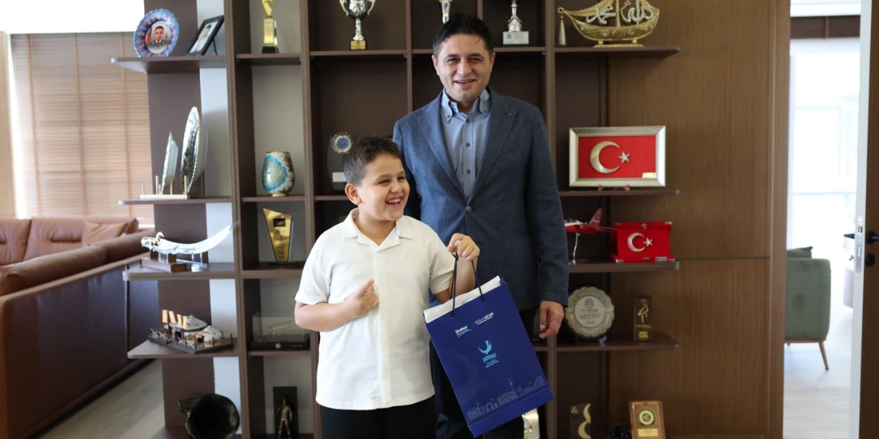 Aliağalı özel yüzücü Kaan Vural, açık denizde yeni hedeflere yüzüyor
