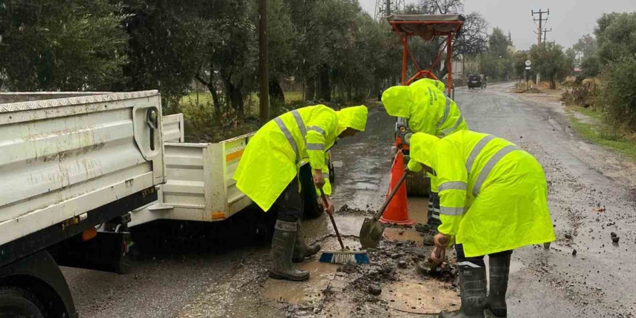 Muğla Büyükşehir Belediyesi ekipleri yağmur mesaisinde