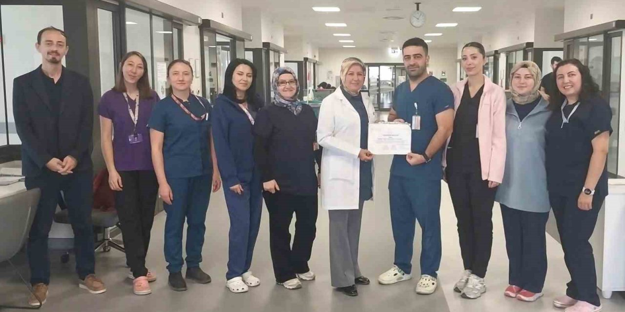 Kütahya Şehir Hastanesi’nde el hijyeni teşekkürünü Dahiliye Yoğun Bakım Ünitesi aldı