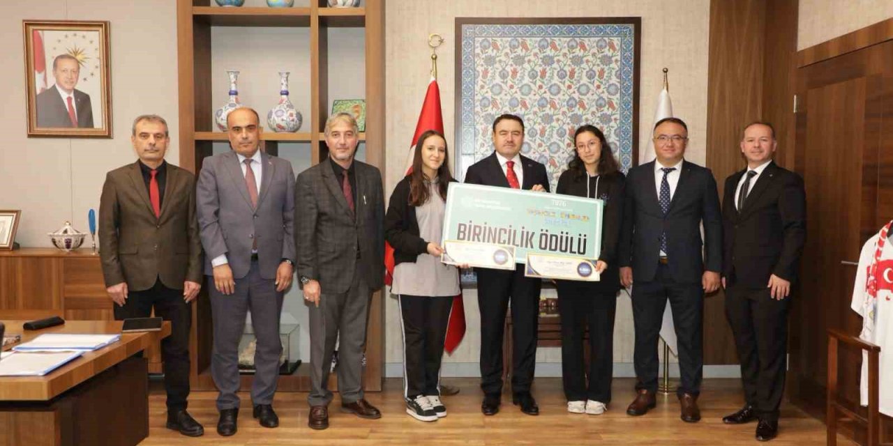 Kütahyalı öğrenciler 362 proje arasından Türkiye birincisi oldu