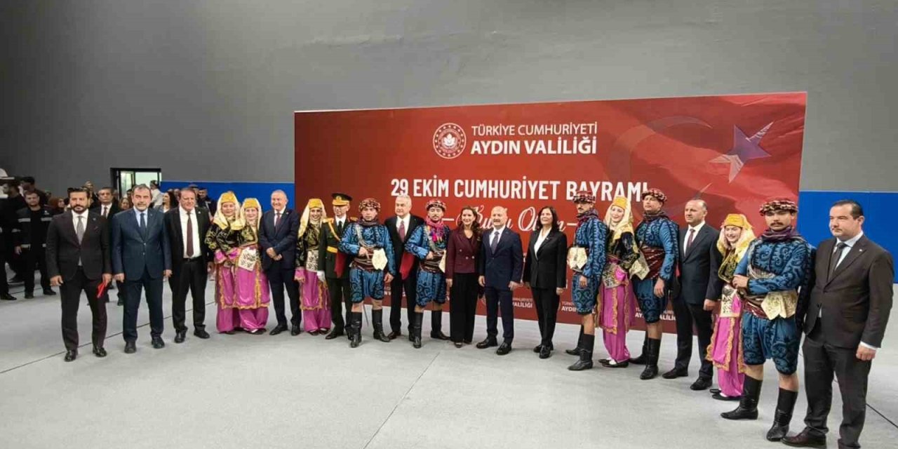 Aydın’da 29 Ekim törenle kutlandı