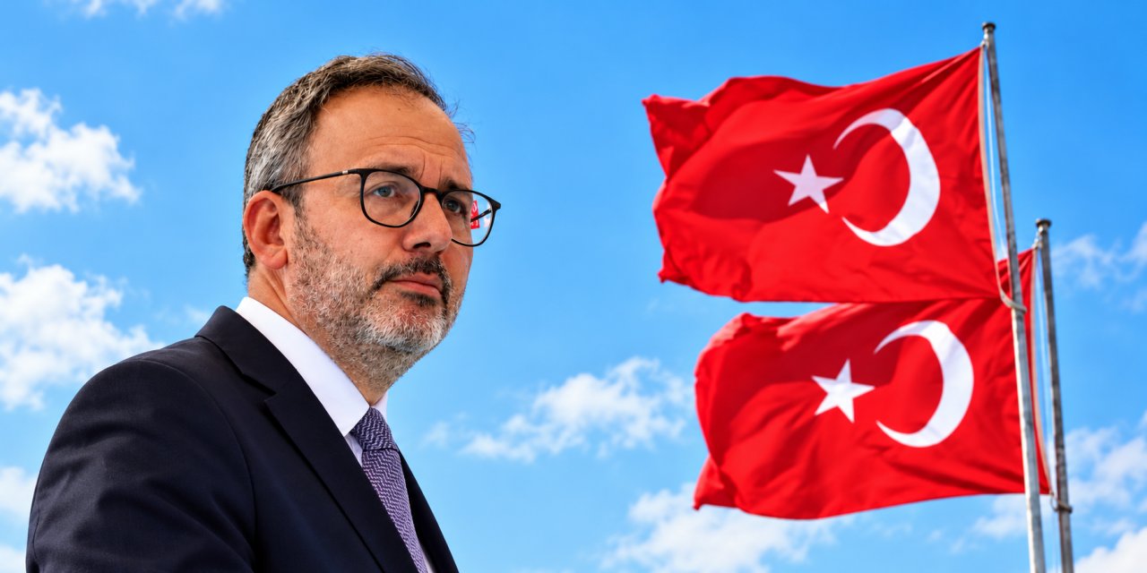 Kasapoğlu: "Cumhuriyet mirasımız, demokrasi nefesimiz, gençlik ise ikinci asırdaki ufkumuzdur"