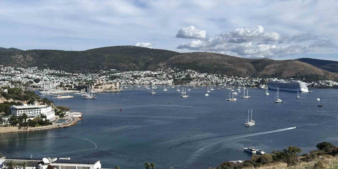 Bodrum’da güneşi gören denize koştu