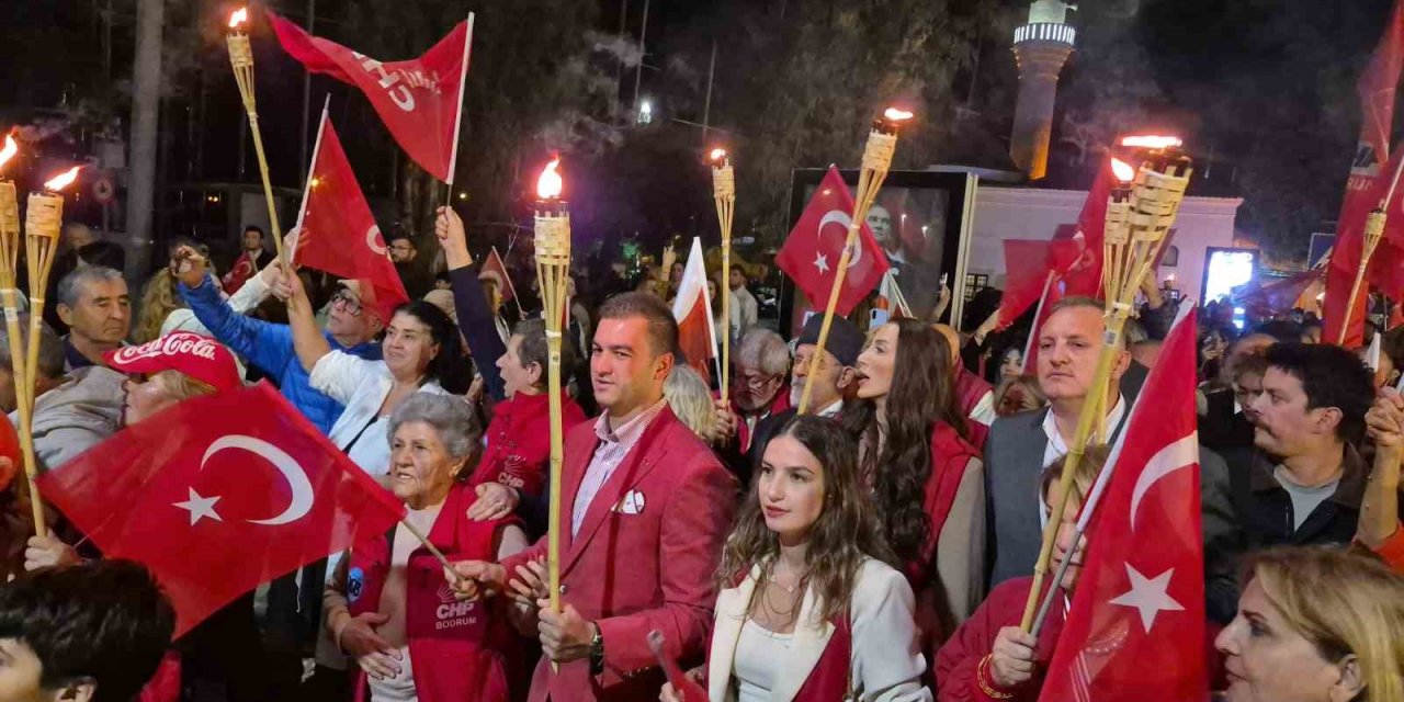 Bodrum’da binlerce kişi bayramı kutladı