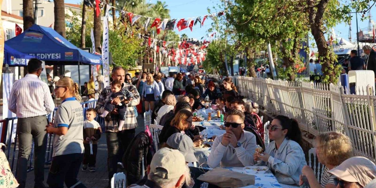 Cumhuriyet Sofrası Marmarislileri bir araya getirdi