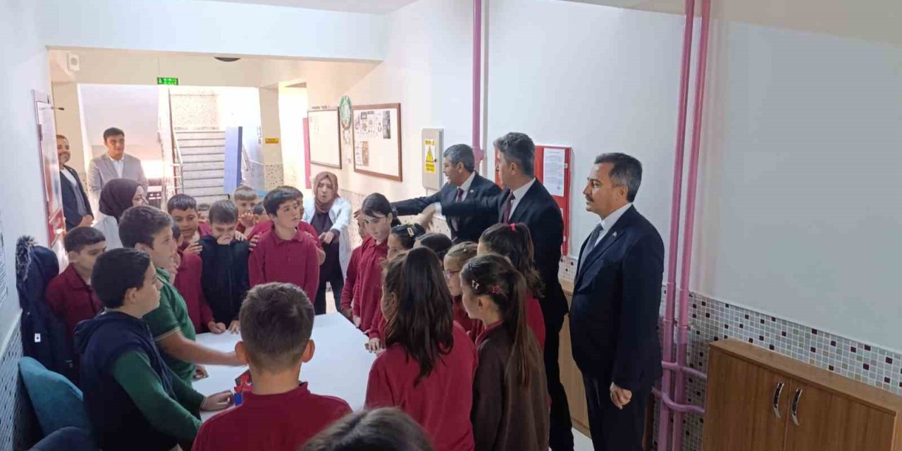 Bolvadin ve Çay’da TÜBİTAK 4009 Bilim Fuarı heyecanı