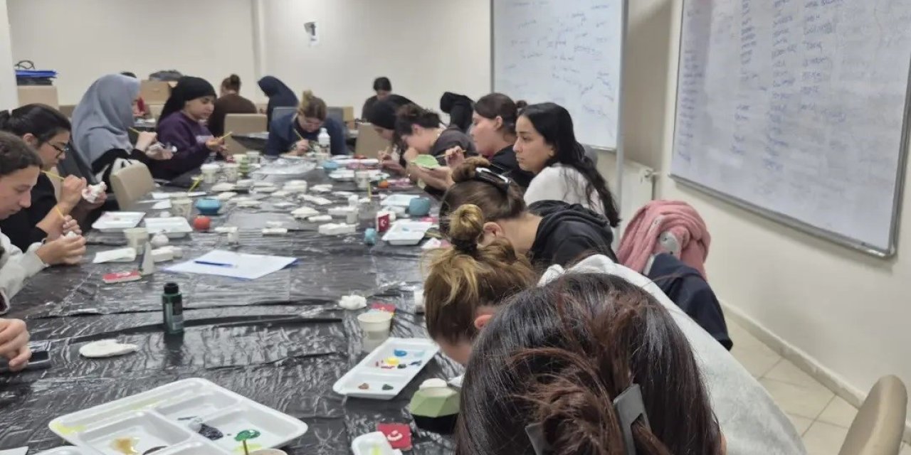 Muğla’da Türk Bayrağı’nı seramikte işlediler