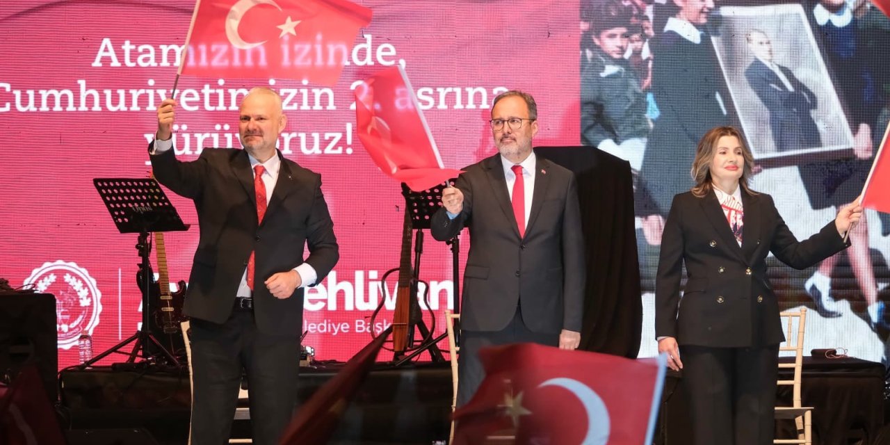 Pehlivan: "Cumhuriyeti 365 gün yüreğimizde taşıyoruz"