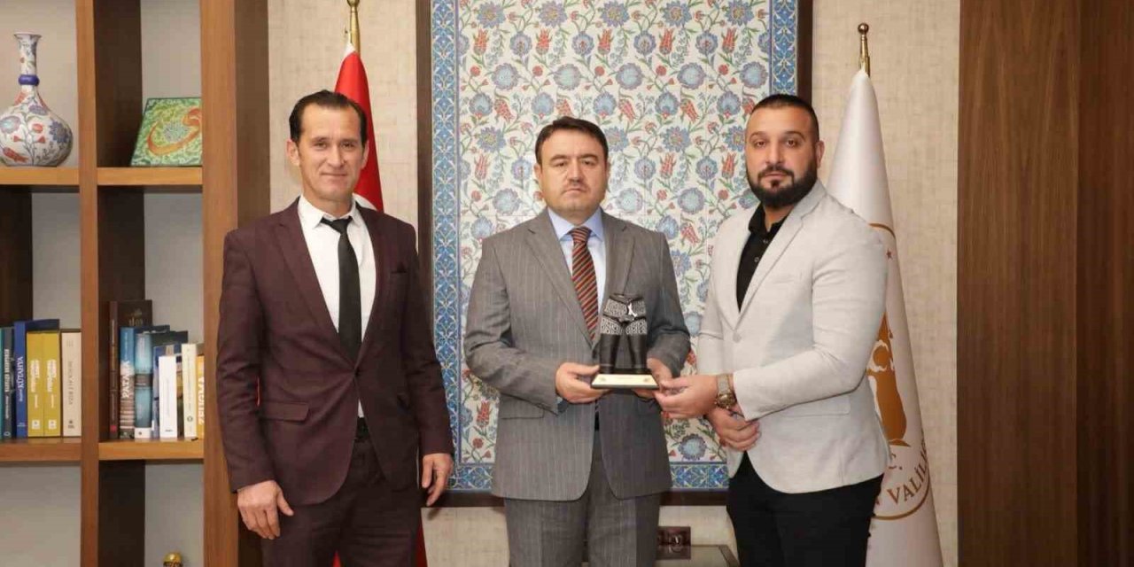 Kütahya Valisi Işın’dan Pazarlar Spor Lisesi’nin projelerine tam destek