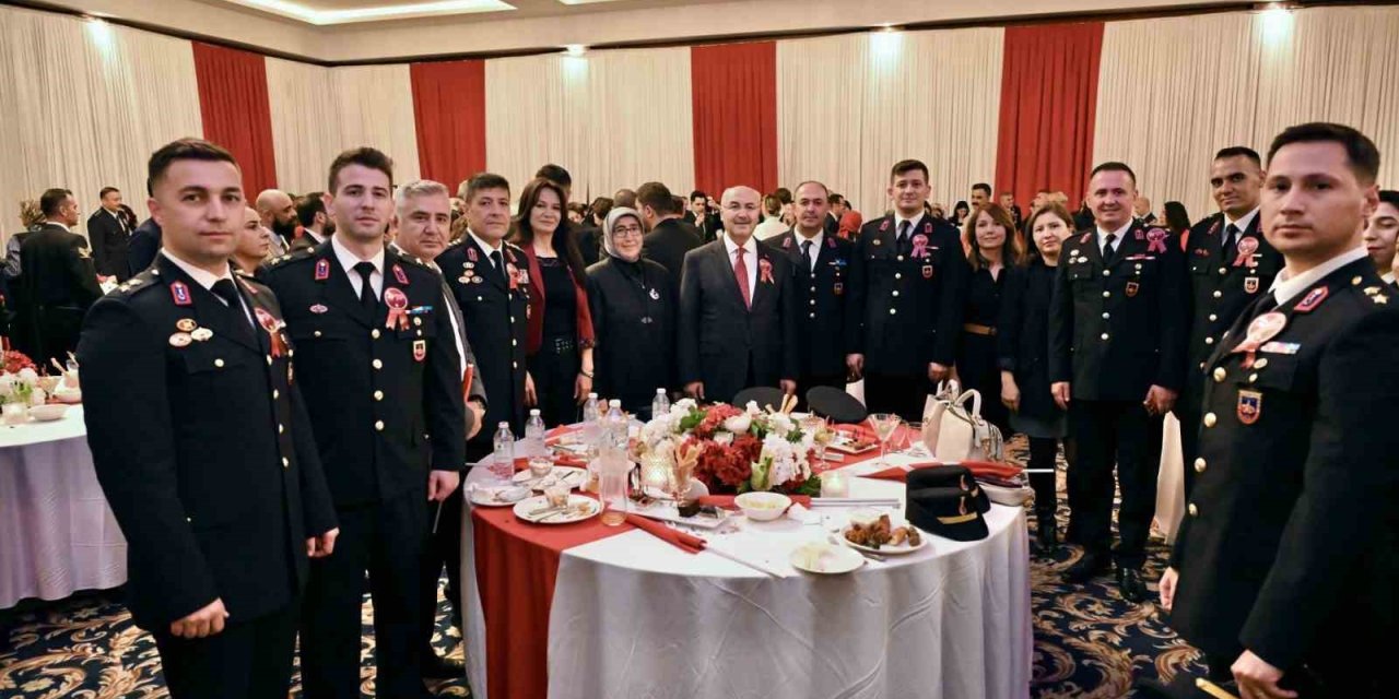 Vali Köşger;  "İstikbalde daha iddialı bir Türkiye hedefiyle yürüyeceğiz"