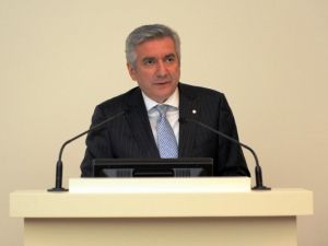 İSO Başkanı Bahçıvan: "Artık Ekonomi Ana Gündem Haline Gelmeli"