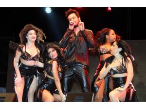 İzmir’de Murat Boz Rüzgarı Esti