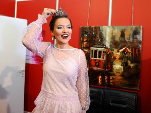 Pop Müziğin Kraliçesi Demet Akalın, Mücevher Fırsat Günleri’nin Kraliçesi Oldu