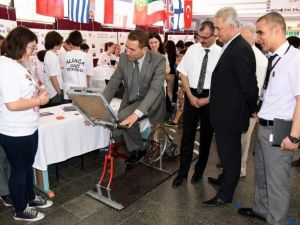 Aliağa Gazi Ortaokulu’ndan TÜBİTAK Fuarı