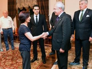 CHP Lideri Kılıçdaroğlu’ndan Eğitimci Demir’in Ailesine Taziye