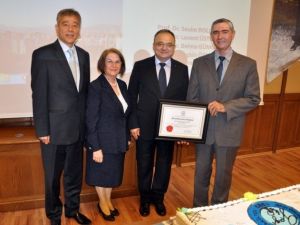 Gazi Üniversitesi Eczacılık Fakültesi Akreditasyon Belgesi Aldı