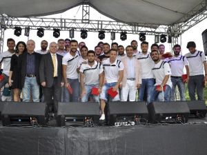 Bahar Şenliklerine Zakkum Renk Kattı