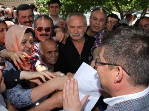 AK Parti’nin Ev Vaadine Büyük İlgi