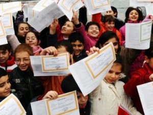 17 Milyon 559 Bin Öğrenci Cuma Günü Tatile Girecek