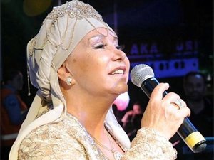 Ünlü Sanatçı Bedia Akartürk, Ameliyat Oldu