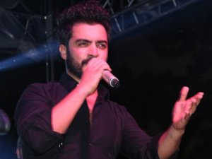 Yusuf Güney Demircili Hayranlarını Coşturdu