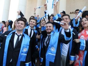 THK Üniversitesi İzmir’de Mezunlarını Verdi
