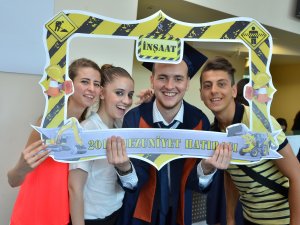 Mezuniyet Töreninde Sürpriz Evlilik Teklifi