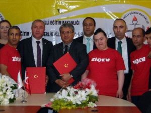 Milli Eğitim Bakanlığı İle Türkiye Özel Sporcular Spor Federasyonu Arasında Protokol İmzalandı