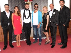 Dizi Oyuncularının Kıyafetlerine Büyük İlgi