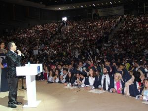 Mezuniyete Evlenme Teklifi Damga Vurdu