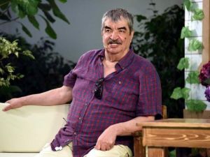 Kayabaş: "Tiyatro Benim Yaşama Sebebim"