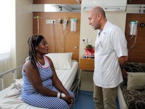 Jamaikalı Kadını Türk Doktorlar Kurtardı