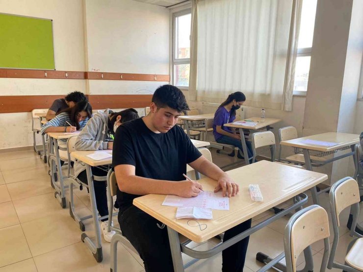 Bayraklı Belediyesi Sosyal Etkinlik Merkezi öğrencileri sınav provası yaptı