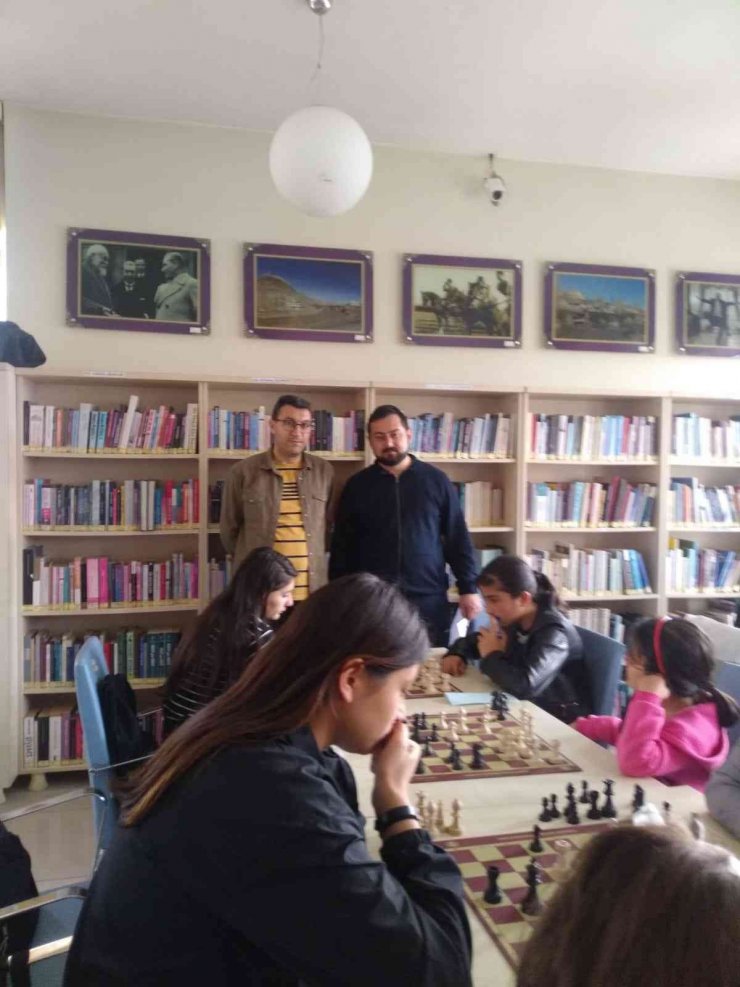 Kars’ta satranç turnuvası düzenlendi