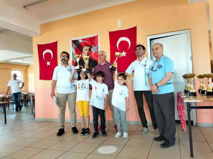 Köyceğiz’de 19 Mayıs Satranç Turnuvası ödül töreni ile tamamlandı