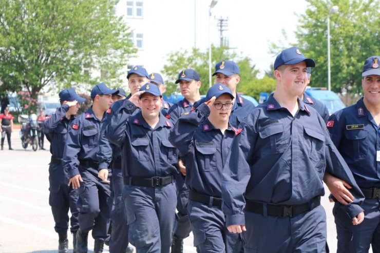 Jandarma, engelli gençlere bir günlük askerlik sevinci yaşattı