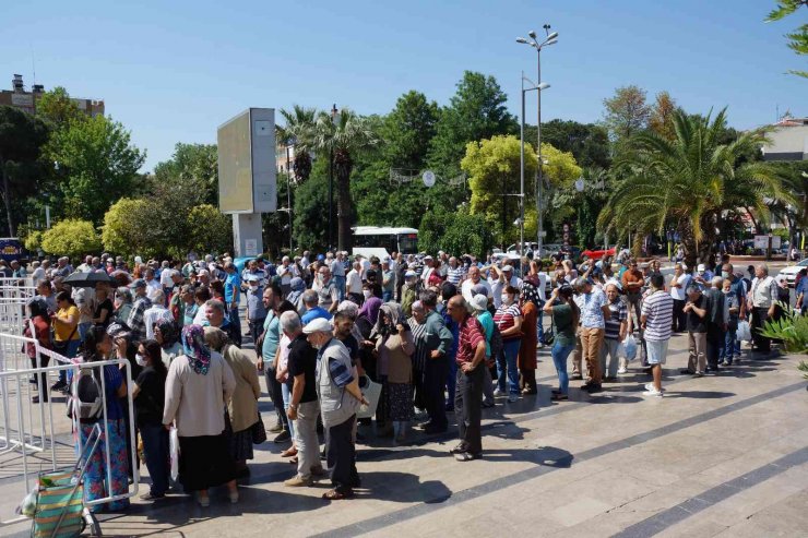 130 bin fideyi yarım saatte bitirdiler