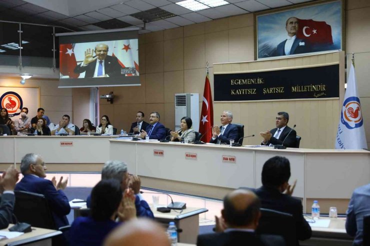 KKTC Cumhurbaşkanı Tatar, Büyükşehir Meclisine hitap etti