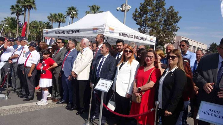 Marmaris’te 19 Mayıs Atatürk’ü Anma Gençlik ve Spor Bayramı çelenk sunma töreni yapıldı