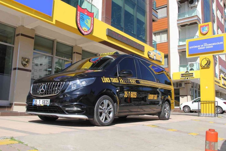 İzmir’de ulaşımın yeni gözdesi: Lüks taksiler