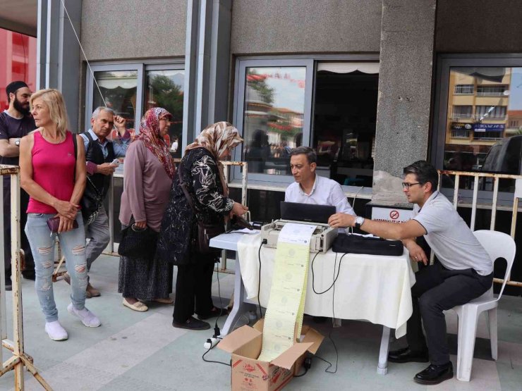 Nazilli Belediyesi’nin mobil vezne aracı vatandaşların hizmetine sunuldu