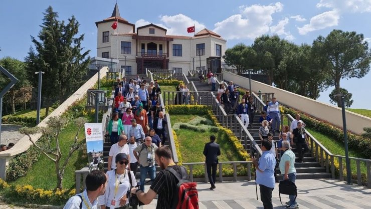 Denizlili gazeteciler, Merhum Başbakan Menderes’i müzede andı