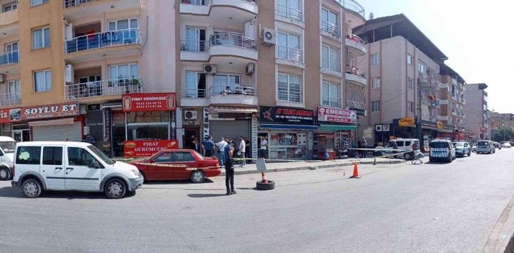 İzmir’de iki grup arasında silahlı kavga: 3 yaralı