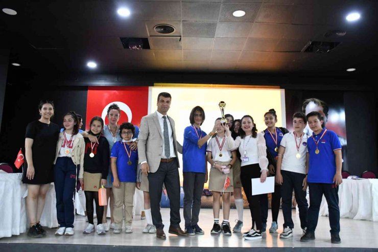 Milas’ta Matematik Ligi’nde şampiyon Merkez Ortaokulu oldu