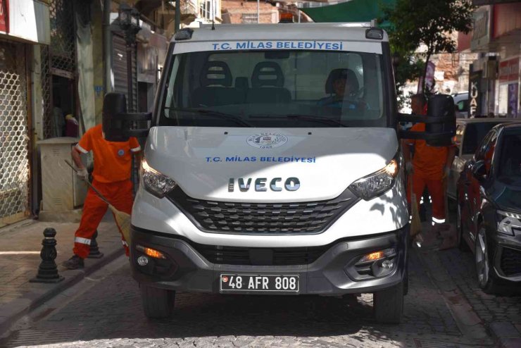 Milas Belediyesi’nin ilk kadın kamyon şoförü işe başladı