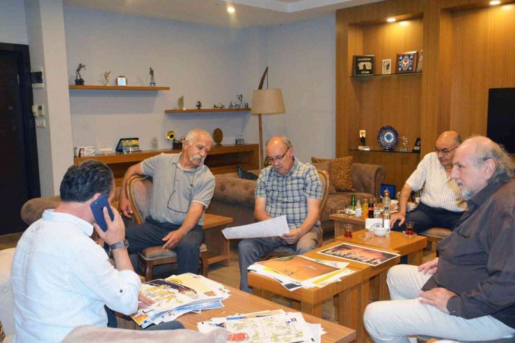 Karikatür yarışması jürisi toplandı