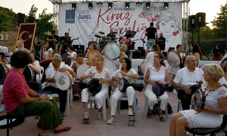 kiraz-senligi-coskuyla-kutlandi-1.jpg