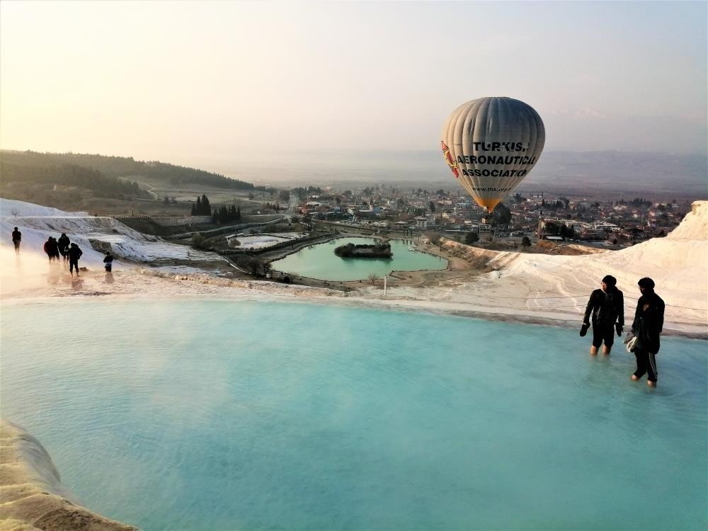 Beyaz cennet Pamukkale’ye gelen ziyaretçi sayısı 5 kat arttı