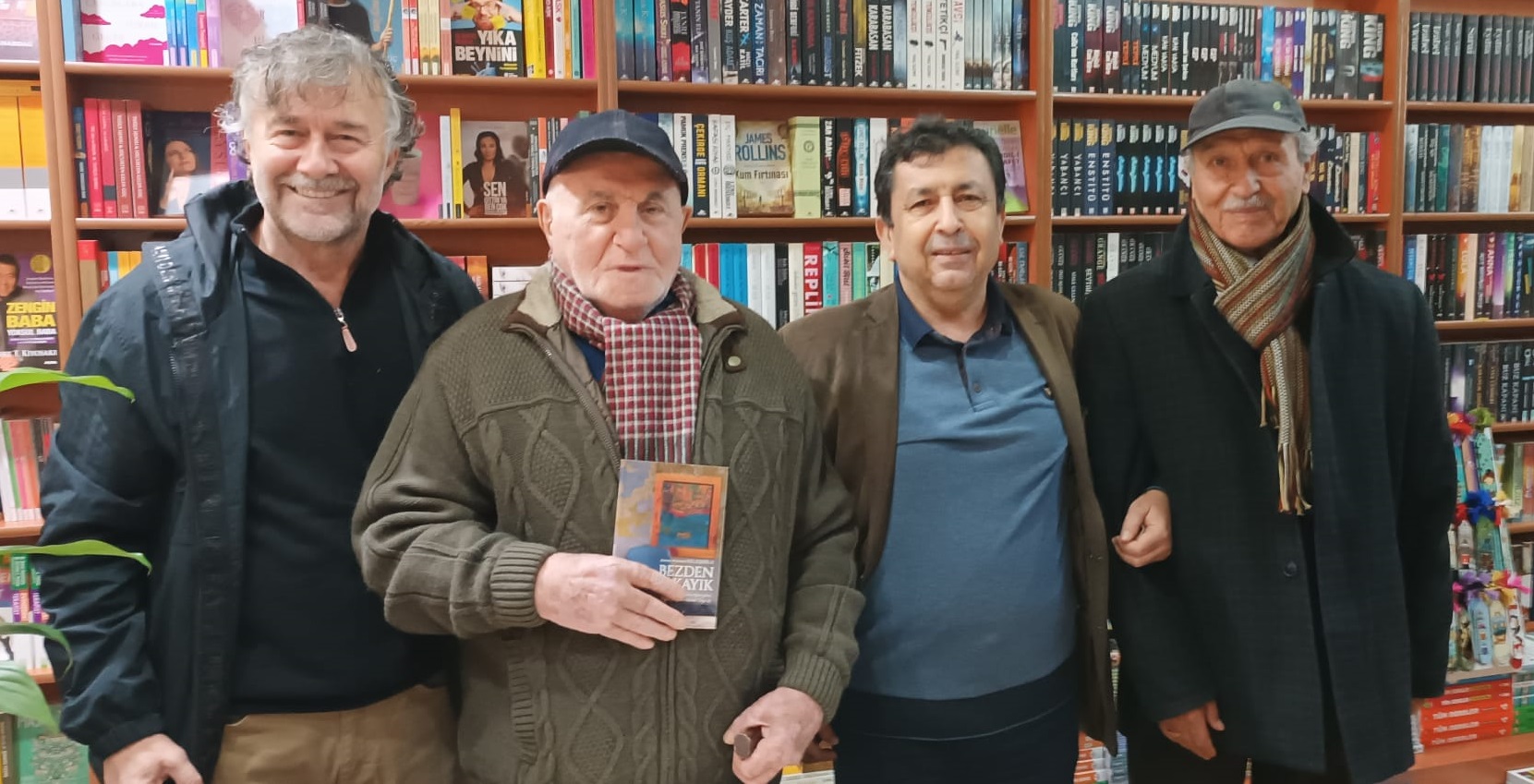 yazarimiz-kelesoglu-kitabini-imzaladi-001.jpg